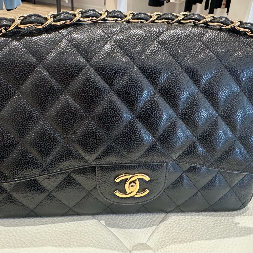 Chanel Jumbo flap - Caviar Black Quilted Shoulder Bag with Gold Chain
